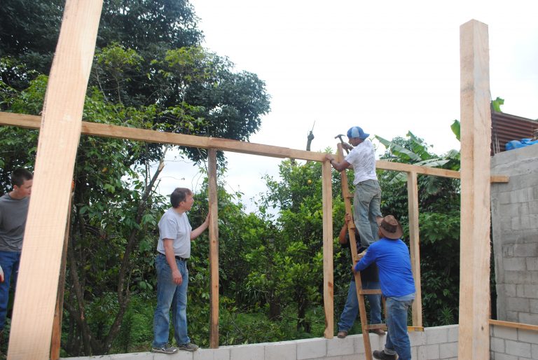 Guatemala Photo of the Day - Setting the Beam